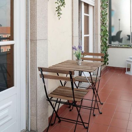 Apartment With Balcony In The Square Porto Buitenkant foto