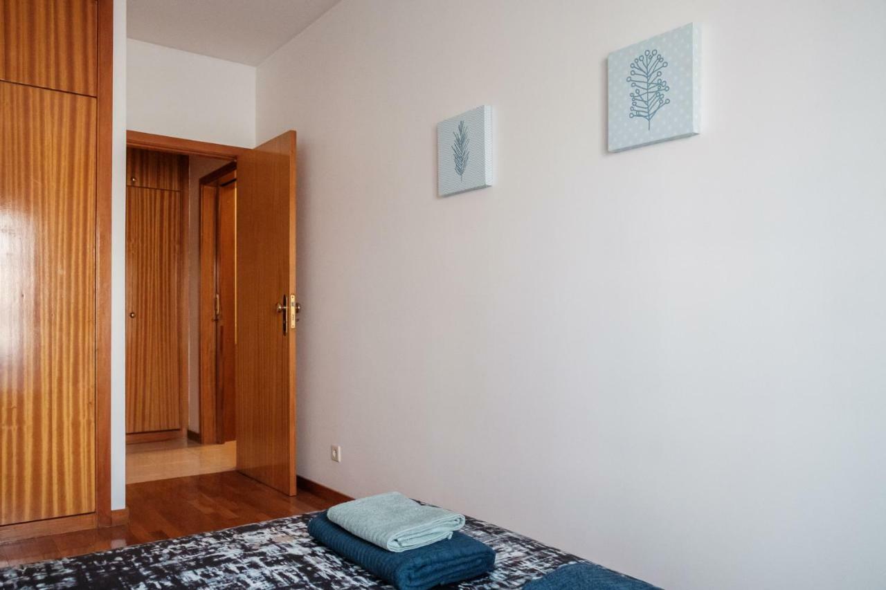 Apartment With Balcony In The Square Porto Buitenkant foto