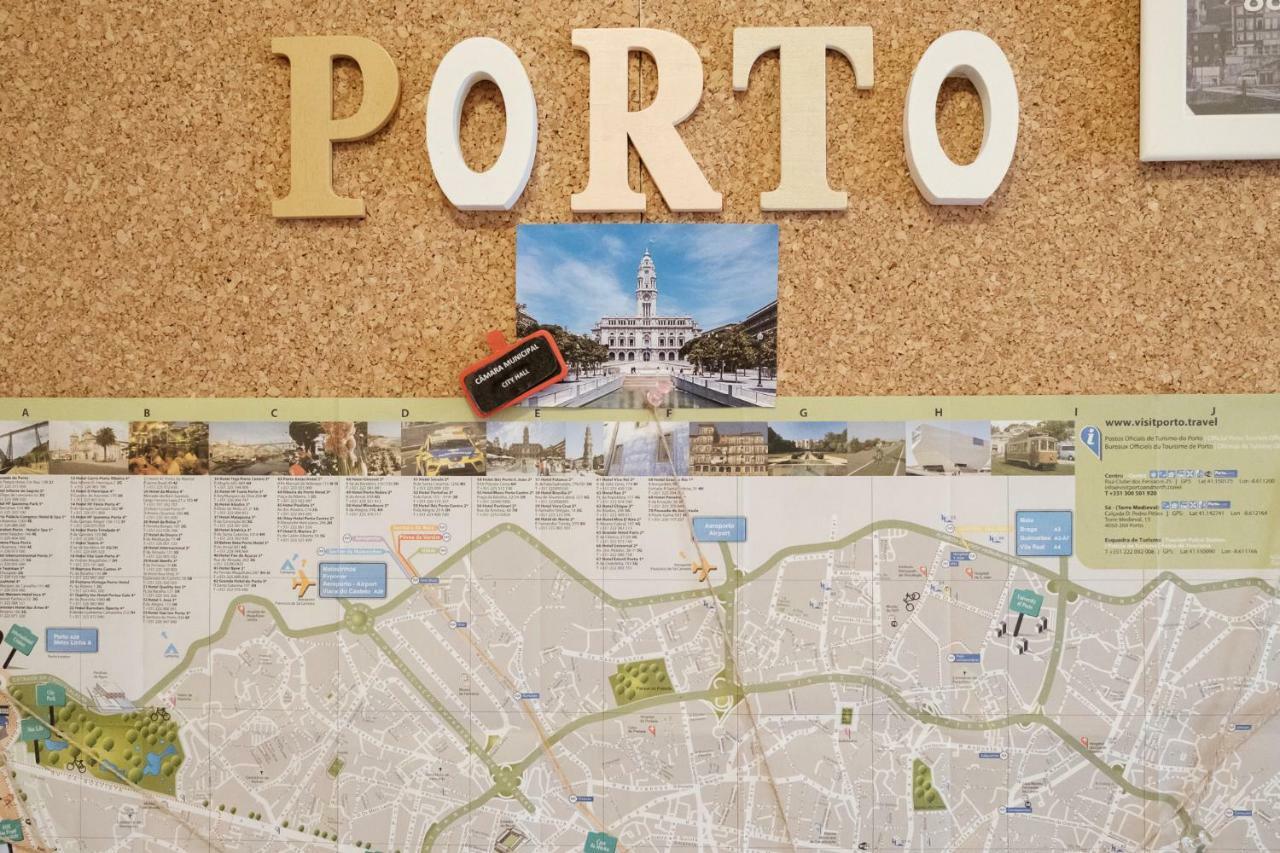 Apartment With Balcony In The Square Porto Buitenkant foto