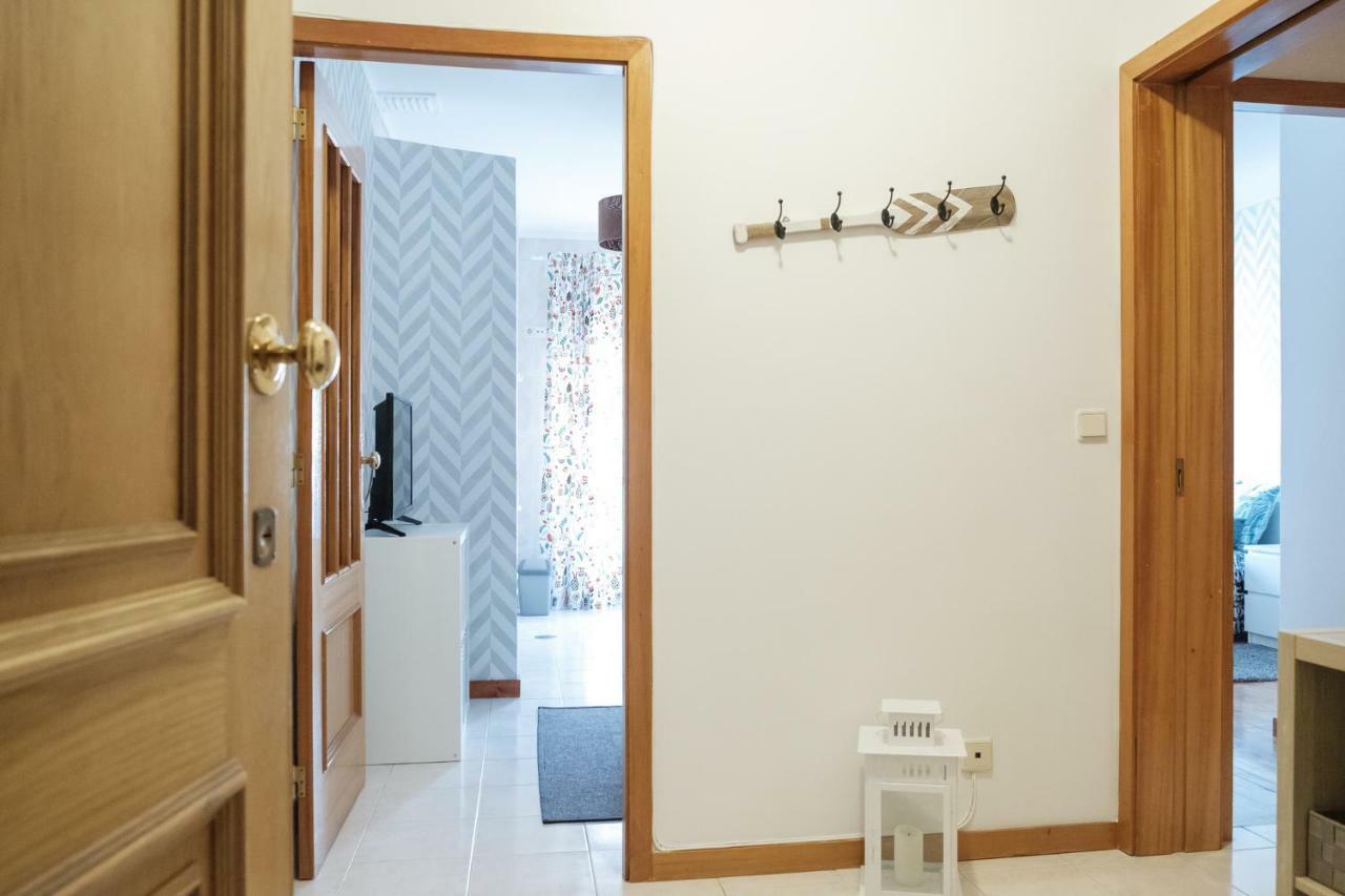 Apartment With Balcony In The Square Porto Buitenkant foto