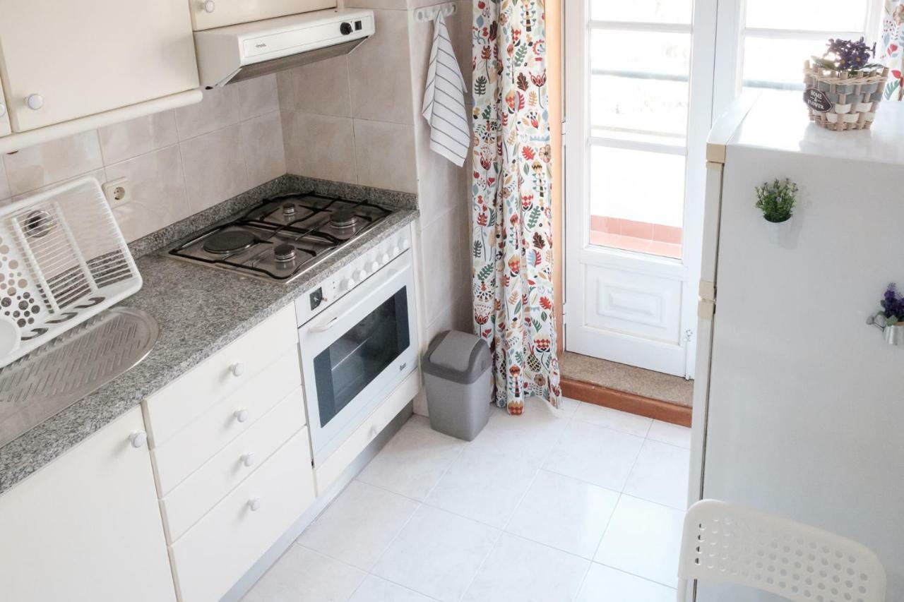 Apartment With Balcony In The Square Porto Buitenkant foto