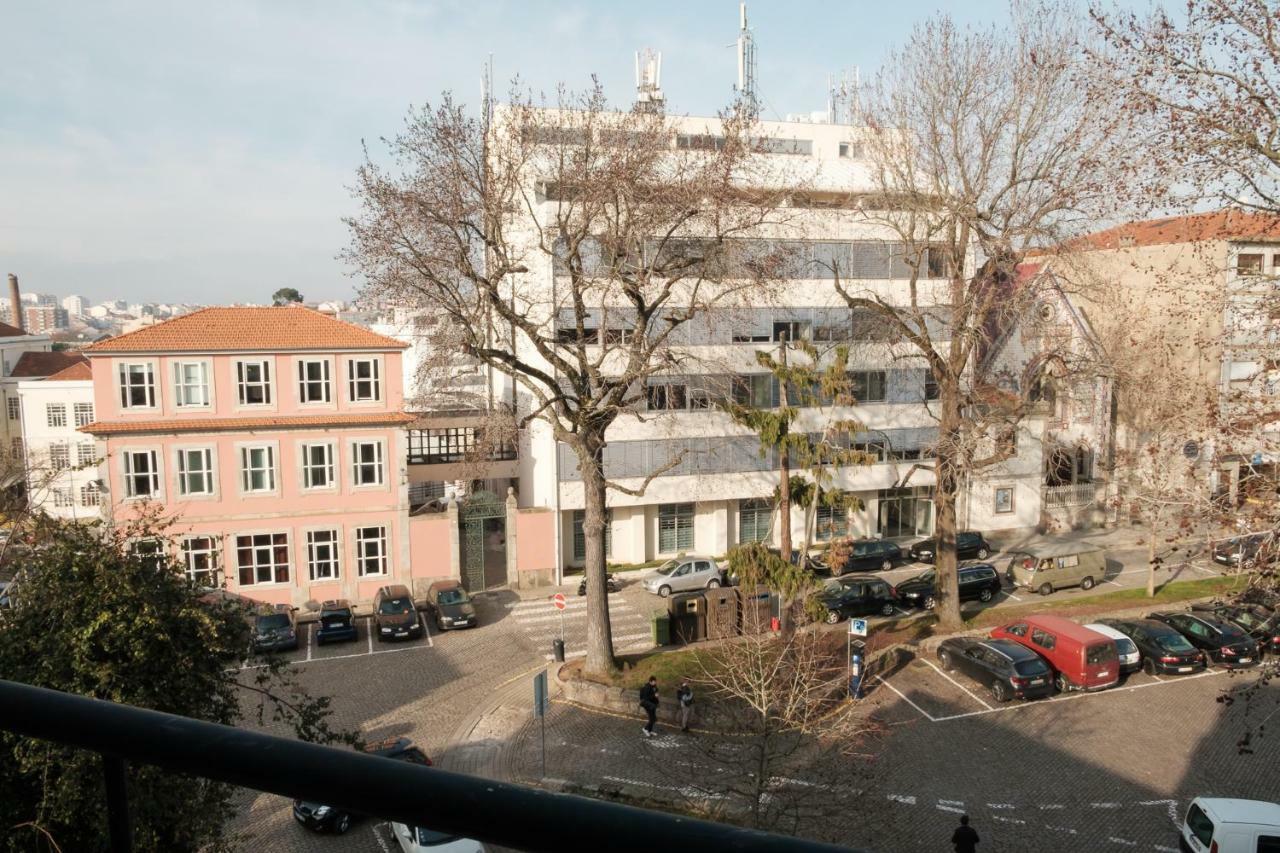 Apartment With Balcony In The Square Porto Buitenkant foto